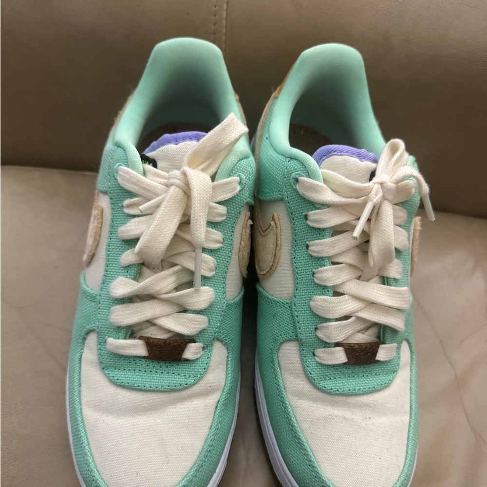 Nike Air Force 1 '07 LX Happy Pineapple Women's Size 7.5
CZ0268-300 Coconut Milk